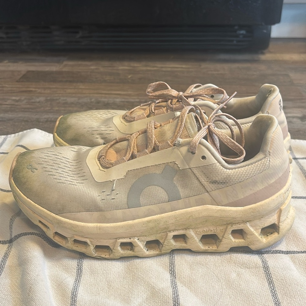 On cloud womens shoes